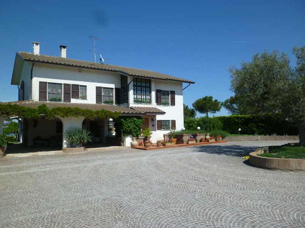 Villa Dolcevita San Costanzo 外观 照片
