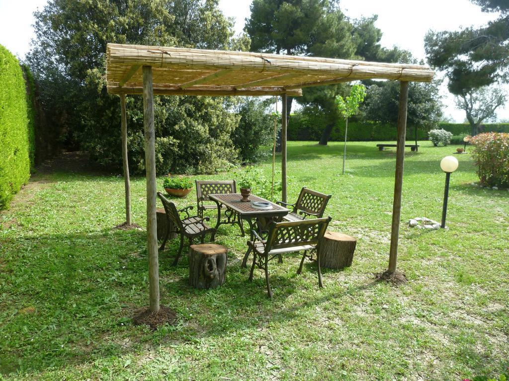 Villa Dolcevita San Costanzo 外观 照片